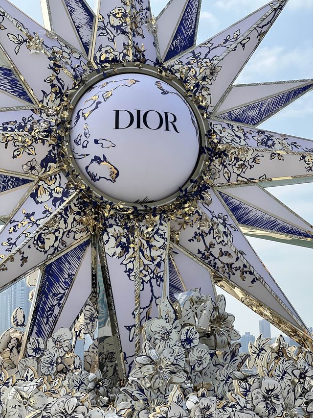 聖誕好去處(1) - 海運 Dior 大型佈置 聖誕好去處(1) - 海運 Dior 大型佈置