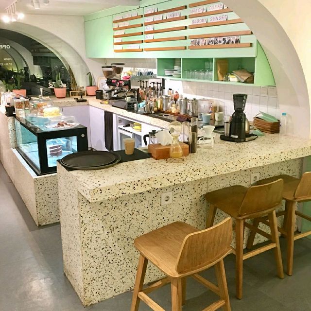 Cliq Coffee & Kitchen