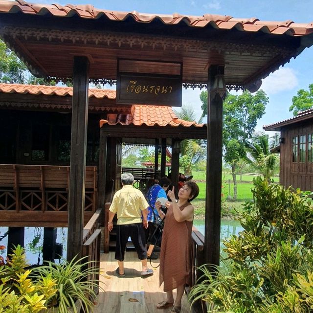 พาไปคาเฟ่กลางทุ่งนา ณ ลพบุรี