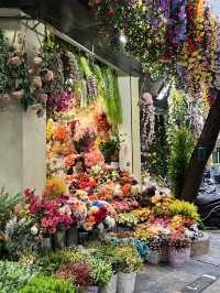 The flower market street in Hanoi🇻🇳📍