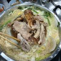 เนียร หมูกระทะอุดร สาขา 9 - สวนสยาม