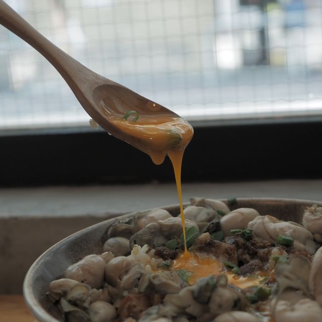 橫巷的台灣小店，魯肉很出色  