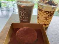 koo koo café ตกแต่งมีมุมน้ำตก เลี้ยงปลาคาร์ฟชิวๆ