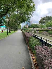 Strolling along Whampoa Park Connector 