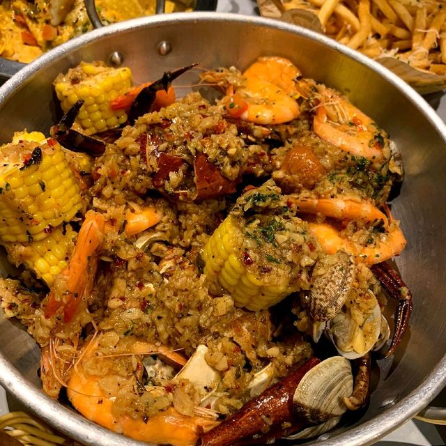Seafood Galore @ Dancing Crab