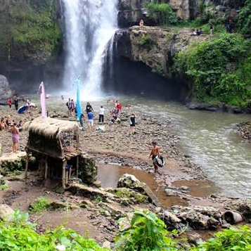 Tegenungan Waterfall 