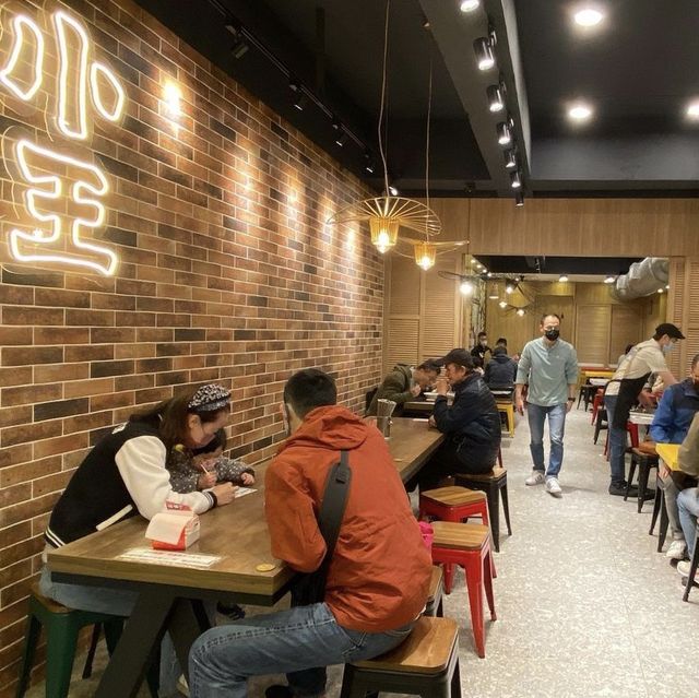 ［台北/萬華］ 小王煮瓜🥒｜2021榮獲必比登推薦美食!超好吃的黑金滷肉飯😍 