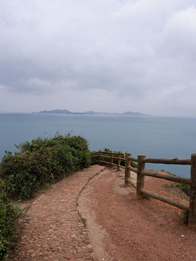 懸崖步道之巨型海蝕洞
