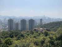 由雄獅拉矢脊登獅山