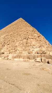 Unfillable pits, endless regrets - the Pyramid of Khufu.