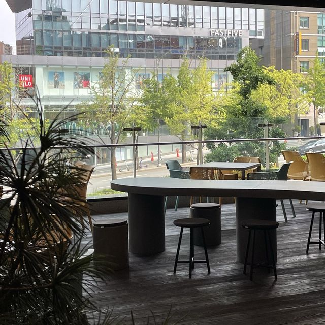 가로수길을 흠뻑 즐기는 호캉스! 보코서울강남