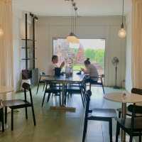 Busaba Cafe & Bake Lab คาเฟ่วิววัดที่อยุธยา