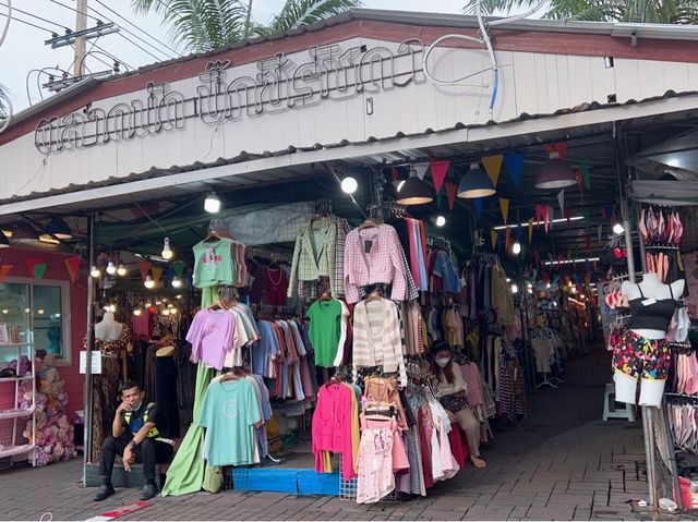 ตลาดนัด บิ๊กซีรัชดา