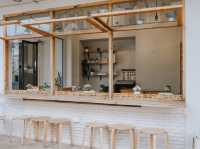 ที่พักริมหาดชะอำ talay hotel & villa