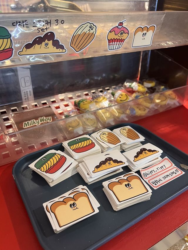 韓国/ソウル【望遠】雑貨も売ってる🍒💛かわいいカフェ🧸