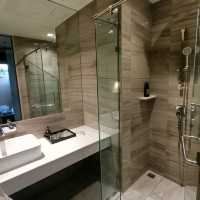 Affordable Stay with Rooftop Infinity Pool!
