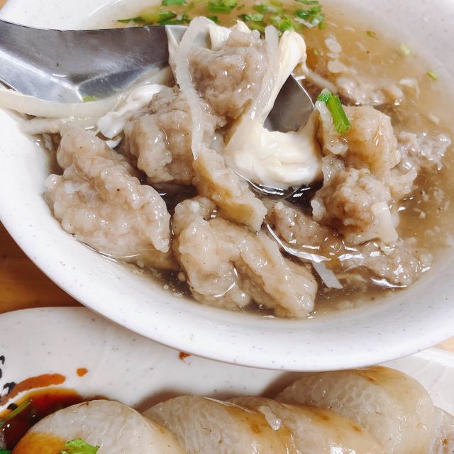 😋👃🏻聞香而來的在地小吃📍巷仔內大腸煎