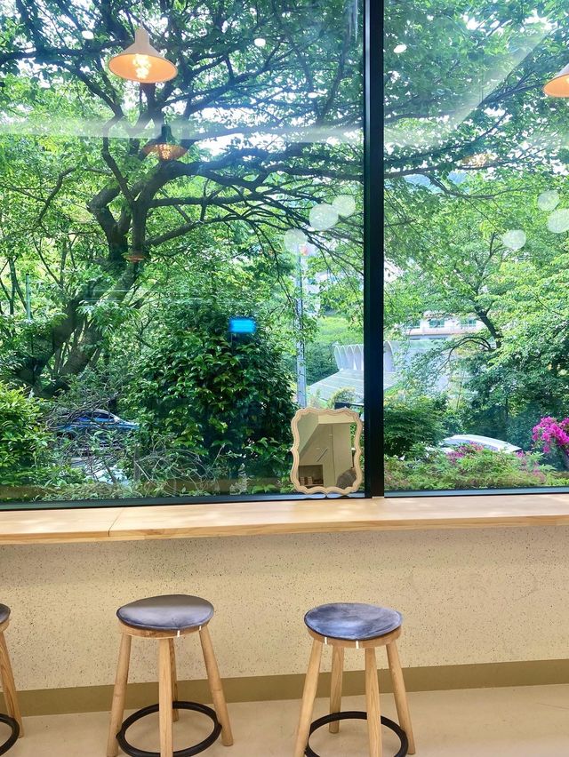 부산 초신상 숲속카페