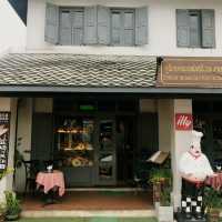 The Bakeries - coffee shops in the peninsula 