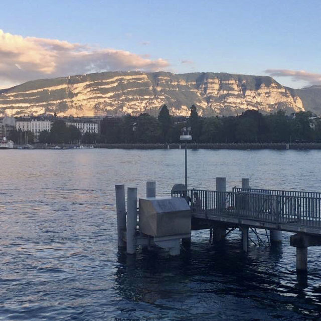 Afternoon Breeze by the Lake Geneva 