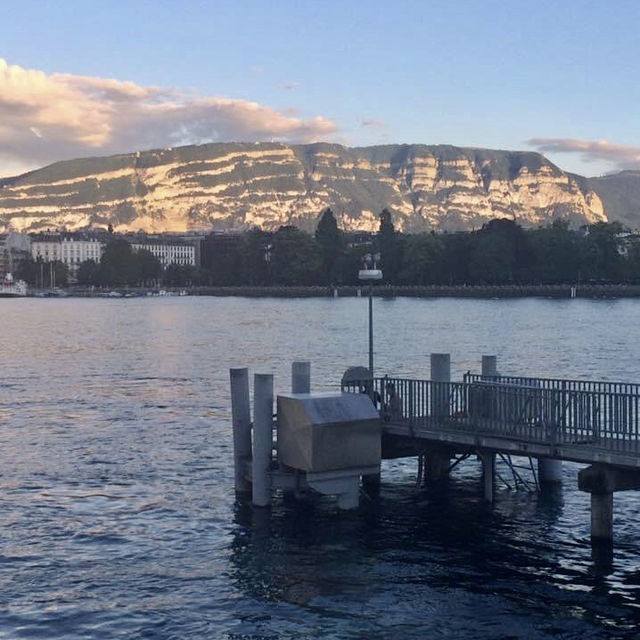 Afternoon Breeze by the Lake Geneva 