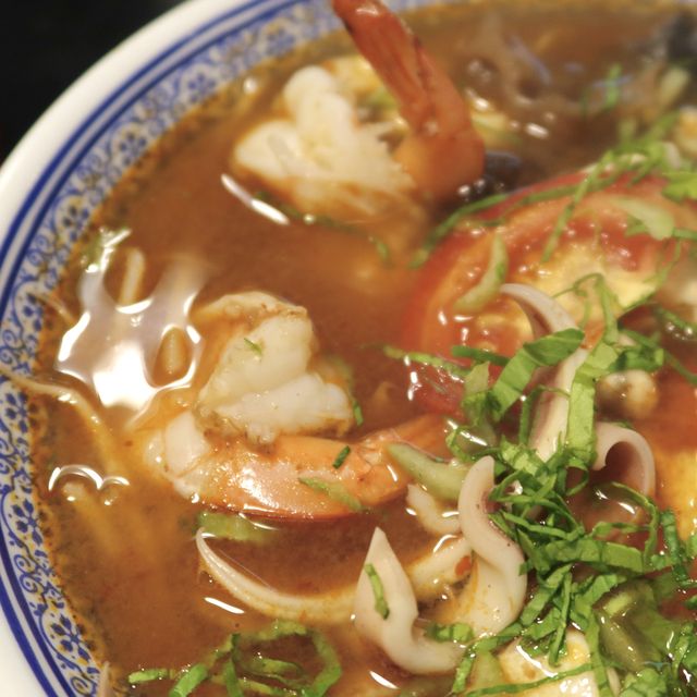 또 먹고싶고 또 생각나는 베트남 쌀국수 맛집 ‘신촌 맘맘테이블’