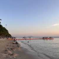 หาดบางแสนยามเย็น ตำนานรักอมตะ ไม่รู้ลืม 🏖️