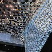 🇮🇸冰島遊記 Harpa ~ 獨特的蜂窩狀玻璃文化地標