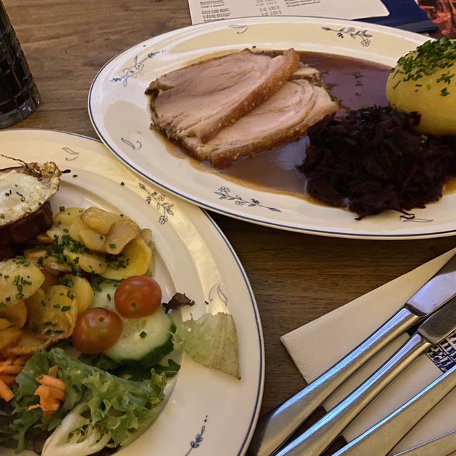 AugsburgのRatskeller（ドイツ料理）