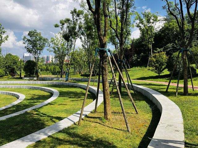 Oh so green! Yueshan Lake, Jinyang, Guiyang 