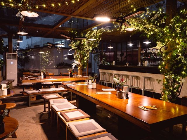 RAC Allée Opens in Jing’an - Festive Chalet