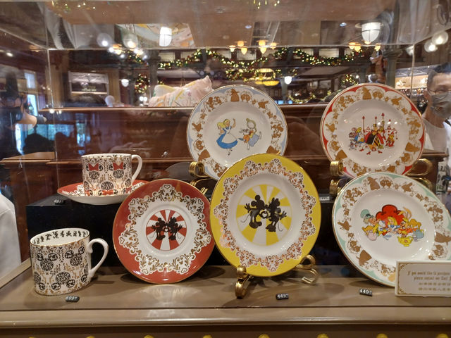 香港迪士尼百貨店聖迪購物大行動