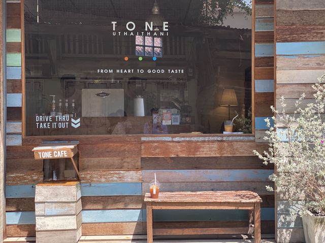 Cafe สไตล์อบอุ่นย่านเมืองเก่าอุทัยธานี