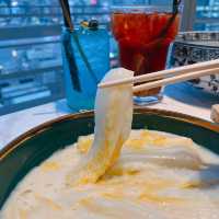 望住維港景色食川菜