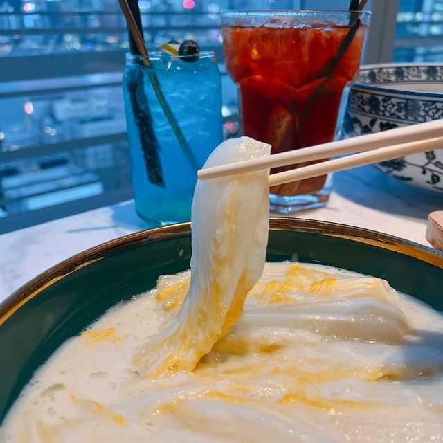 望住維港景色食川菜