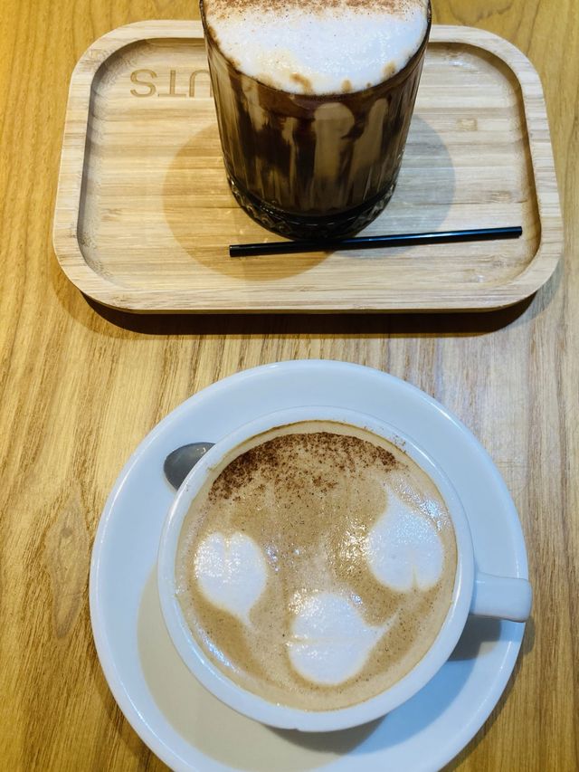 📍長洲日系西式cafe | 必吃招牌滑蛋吐司 🍞+ 賓尼迪蛋🍳