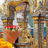 Pray at Erawan Shrine in Bangkok 