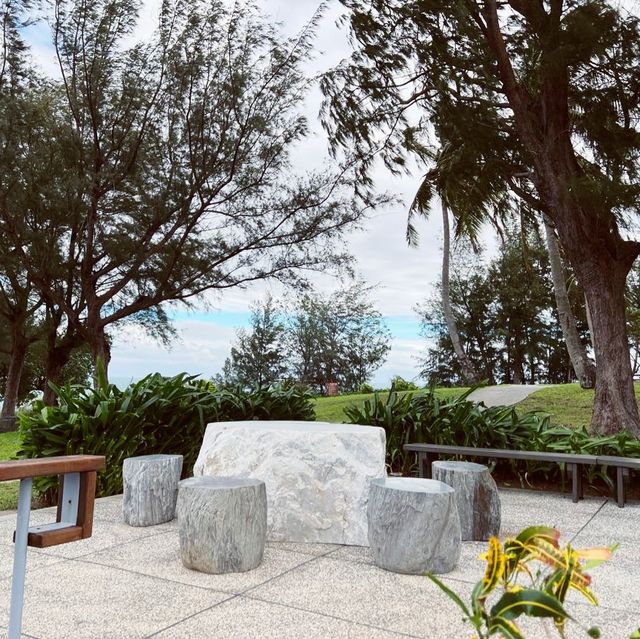 石雨傘休息區｜海邊步道讓你悠閒的看到美景