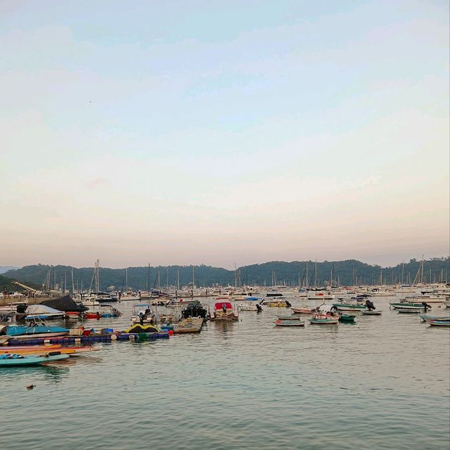 盡攬西貢，白沙灣碼頭，山脈，海水，船舶美景！非常浪漫！