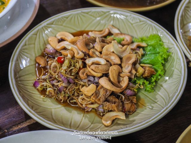ร้านมิชลินไกด์ ภูเก็ต 4 ปีซ้อน ร้านน้ำย้อย