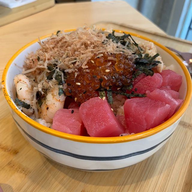 材料滿滿超豐盛！旺角Poke Bowl專門店🍄