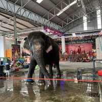 タイの有名観光スポット、ピンクのガネーシャ