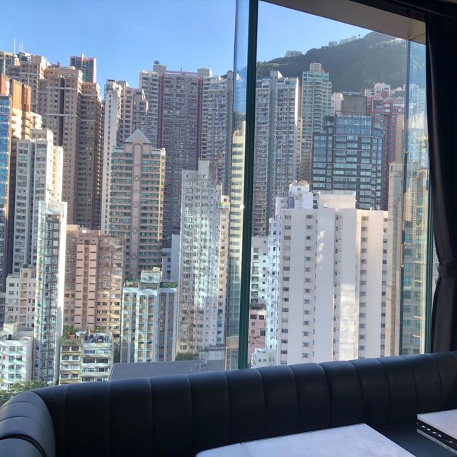 人氣酒吧CARBON聯乘威士忌歡樂時光嚐味餐