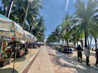 Bangsan Beach หาดบางแสน ชลบุรี