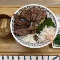 蠟筆小新的「特色」美食