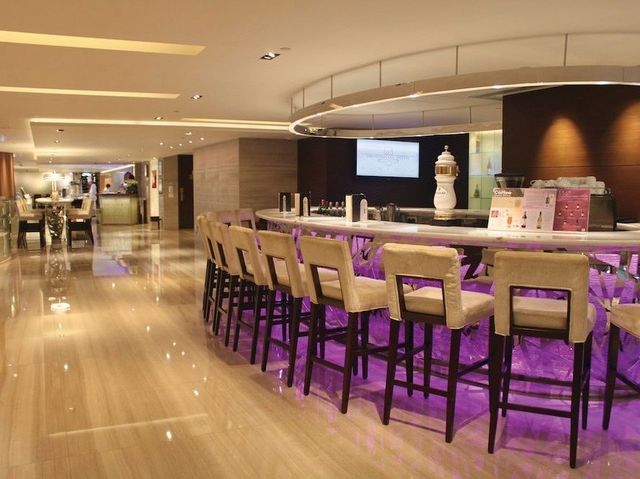 佐敦地鐵站上蓋酒店～ 集方便 美食於一身