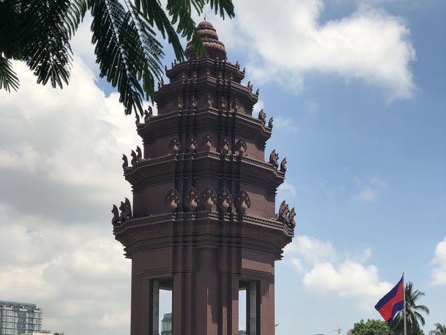 Independence Monument- Phnom Penh