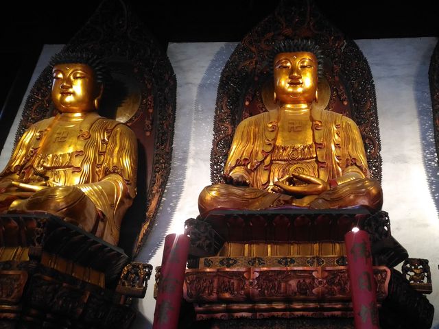 Inside Jade Buddha Temple - Shanghai 