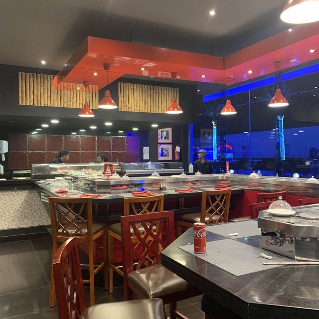 Yummy sushi lounge 