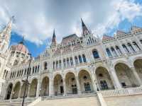 THE MAGNIFICENT PARLIAMENT 